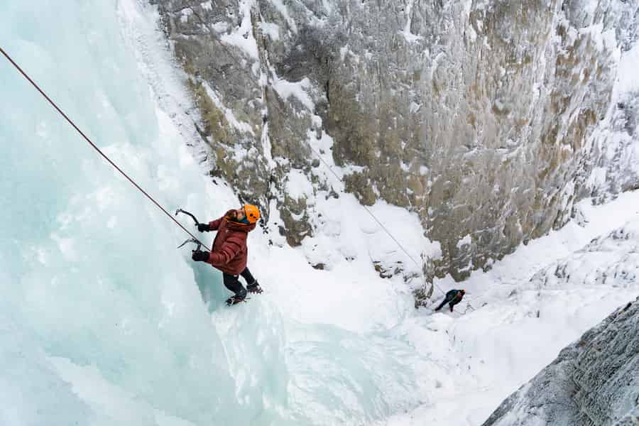 Banff: Einführung ins Eisklettern für Anfänger. Foto: GetYourGuide Banff: Einführung ins Eisklettern für Anfänger. Foto: GetYourGuide