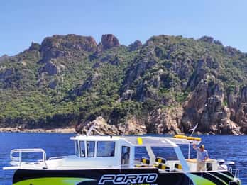 Depuis Porto : Les criques de Piana, Scandola en bateau familial