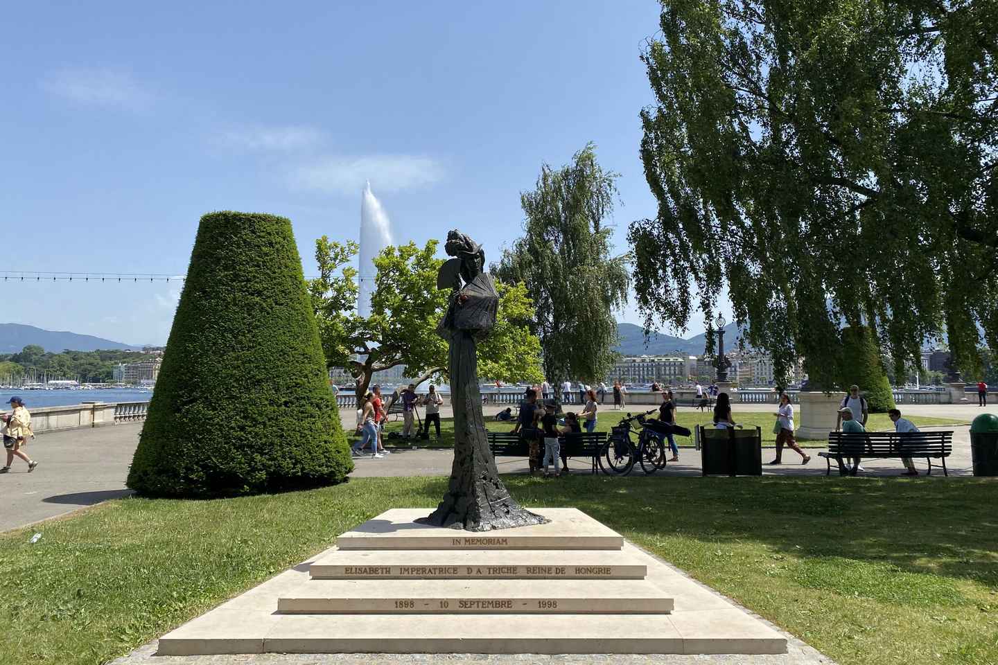 The Many Faces of Geneva: Self-Guided Audio City Tour - The Many Faces of Geneva: Self-guided Audio Tour of The City