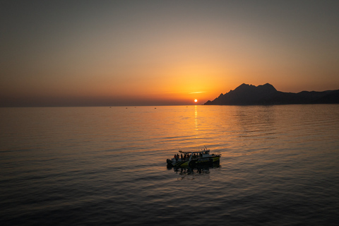 Depuis Porto : Les criques de Piana, Scandola en bateau familialAu départ de Porto : Les criques de Piana, Scandola et Girolata en bateau rapide