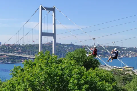 Zipline-äventyr med utsikt över Bosporus