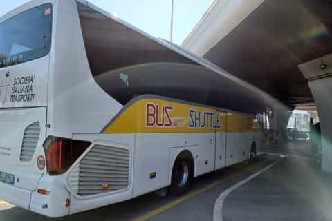 Rome: Shuttle Bus Transfer to or from Fiumicino Airport