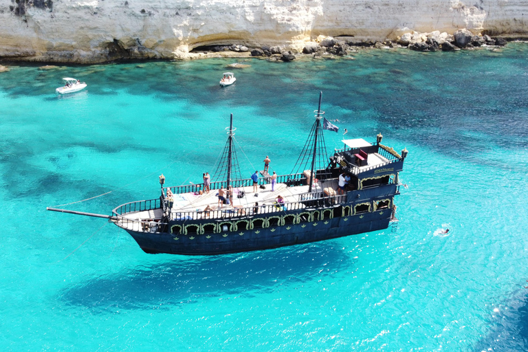 Lampedusa: Pirate Ship Boat Tour with Lunch and Music