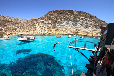 Lampedusa: Pirate Ship Boat Tour with Lunch and Music