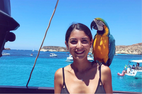 Lampedusa: Pirate Ship Boat Tour with Lunch and Music