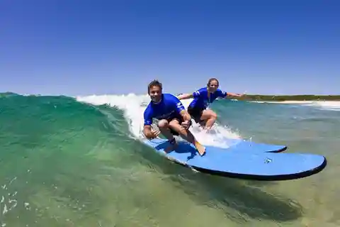 Armação de Pêra: 1:30-hour Surf Lesson for Beginners