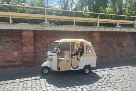 Frankfurt: Private Sightseeing Tour in Retro Ape Calessino