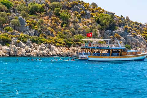 Antalya: City Tour with Cable Car, Boat Trip and Waterfalls