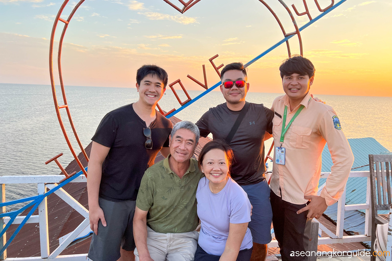 Siem Reap: Crucero en barco por el Tonle Sap al atardecer con trasladosSiem Reap: Tonle Sap Tour Privado Crucero al Atardecer