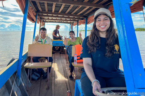 Siem Reap: Tonle Sap Sunset Boat Cruise with Transfers Siem Reap: Tonle Sap Joined in Tour Sunset Cruise