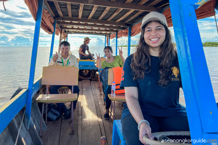 Siem Reap: Tonle Sap Sunset Boat Cruise with Transfers Siem Reap: Tonle Sap Private Tour Sunset Cruis