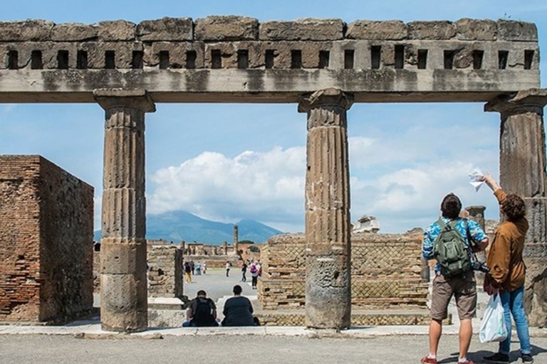 Von der Amalfiküste aus: Transfer nach Neapel mit Pompeji-Tour