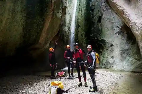 Bolulla: experiência de canionismo na ravina Torrent de Garx