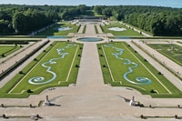Melun, Vaux le Vicomte Schloss Eintrittskarte und Bustransfer - Hizvo