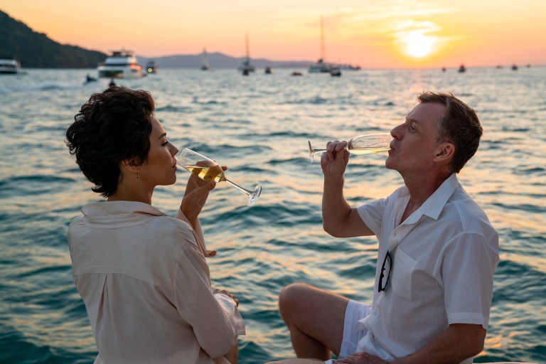 Amalfikust: romantische cruise-ervaring bij zonsondergangAmalfikust: cruise bij zonsondergang met muziek en cocktails