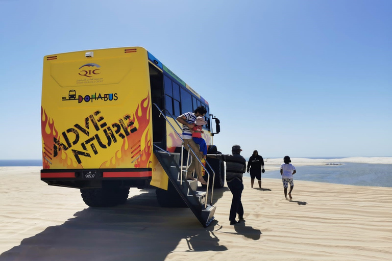 Vanuit Doha: Monster Bus WoestijntochtVan Doha: Monster Bus Desert Tour