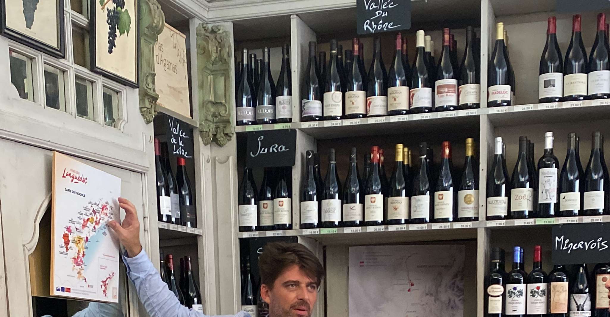 Visita guiada a Montpellier con aperitivos locales y vino - Hizvo