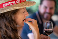 Montpellier, geführte Essenstour mit lokalen Snacks und Wein - Hizvo