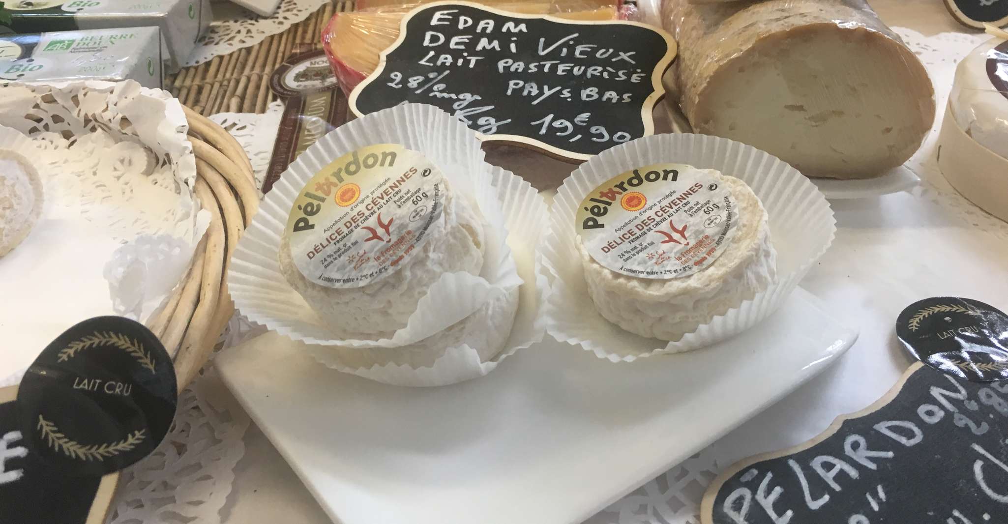 Visita guiada a Montpellier con aperitivos locales y vino - Hizvo