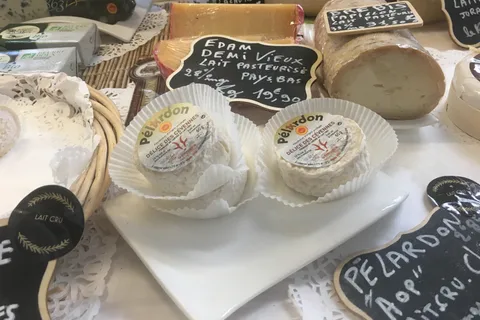 Montpellier: Visita gastronómica guiada con aperitivos locales y vino
