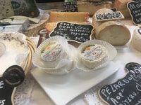 Montpellier, geführte Essenstour mit lokalen Snacks und Wein - Hizvo