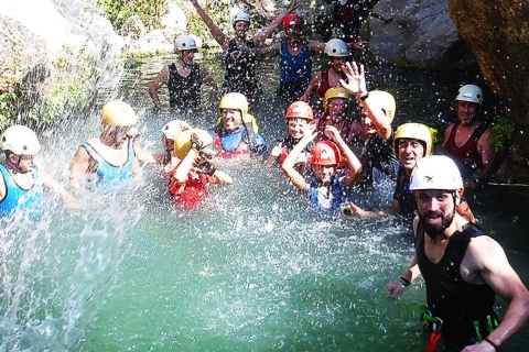 Alicante: Watercanyoning in Gorgo de la Escalera RavijnAlicante: watercanyoning in de Gorgo de la Escalera Ravijn