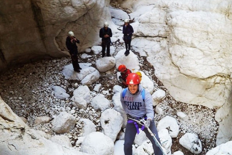 Alicante: Geführte Canyoning-Erfahrung in der Höllenschlucht