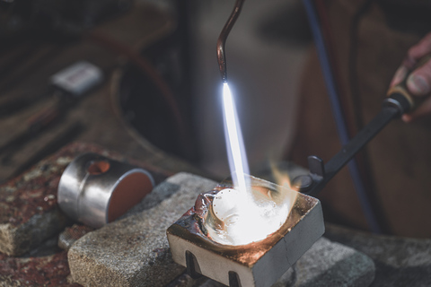 Tromsoe: Haz tu propio anillo de plata en un taller de orfebrería