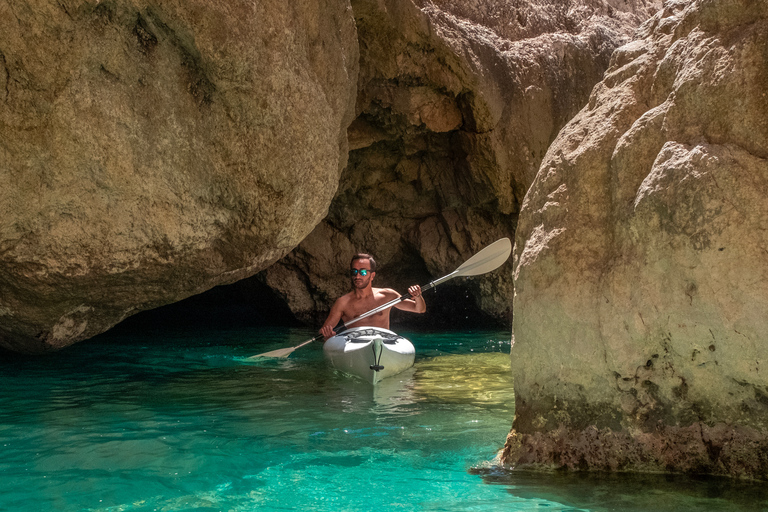 Capri: tour in kayak tra grotte e spiagge con foto GoPro