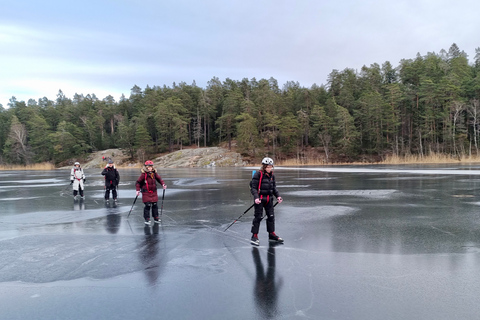 Stockholm: visite privée de patinage sur glace et déjeuner pour toute la famille