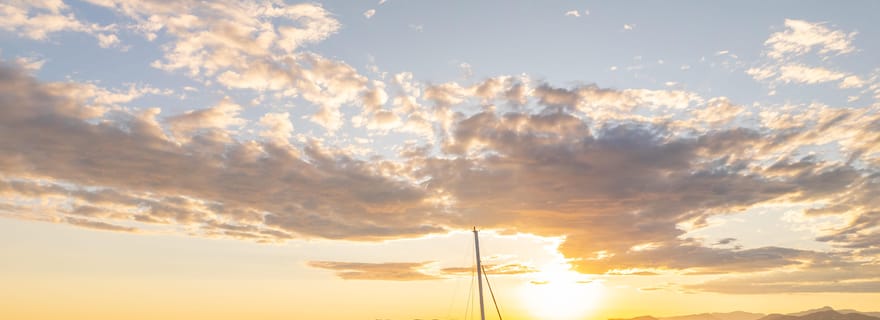 Hyères : Croisière en catamaran au coucher du soleil sur la presqu'île de Giens