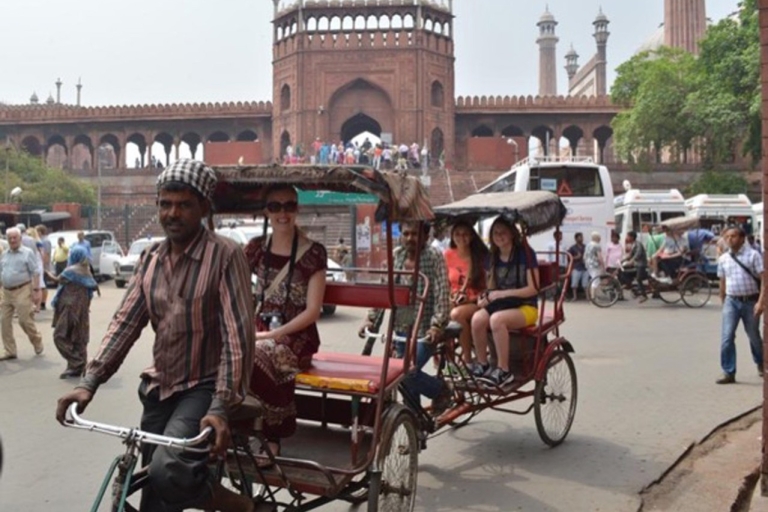 Au départ de Delhi : visite touristique privée du Vieux et du Nouveau DelhiExcursion d'une journée à Old & New Delhi sans frais d'entrée.
