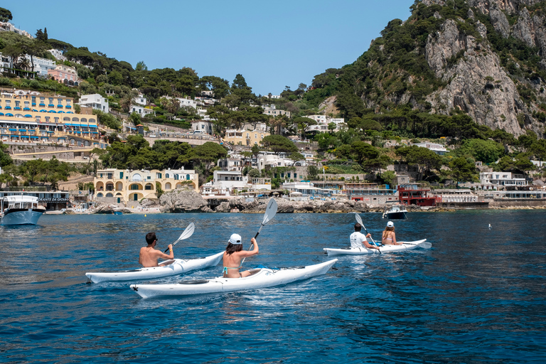 Capri: tour in kayak tra grotte e spiagge con foto GoPro