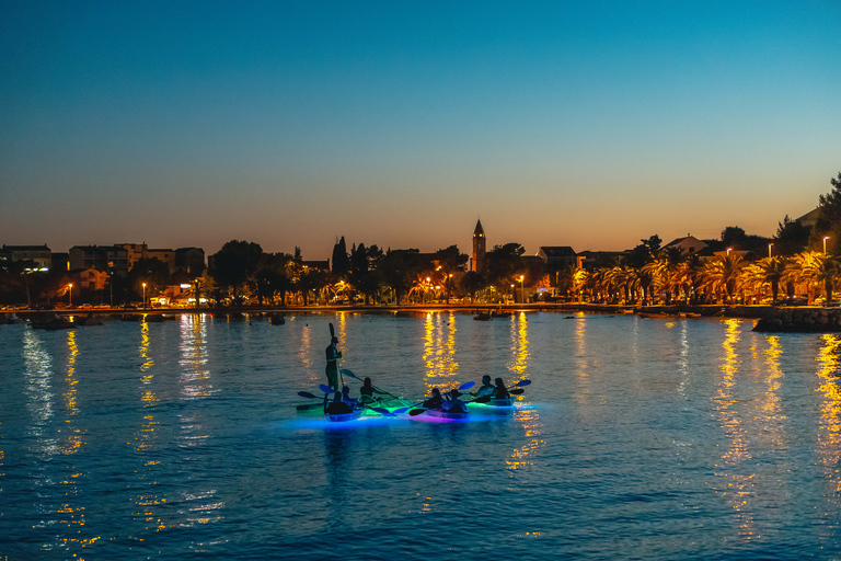 Split : Visite guidée en kayak dans la nuit illuminéeSplit : Excursion guidée en kayak dans la soirée illuminée