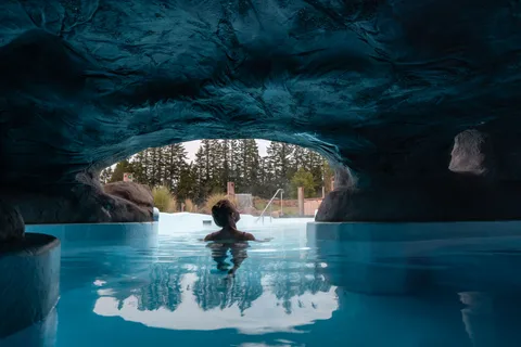 Ōpuke Thermal Pools: Adults-Only Entry with Swim Up Bar