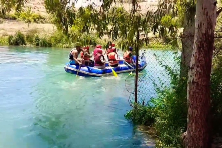Au départ de Beyrouth : expérience de rafting sur la rivière Al Assi avec déjeuner.