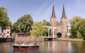 Delft: Open Boat Canal Cruise with Skipper