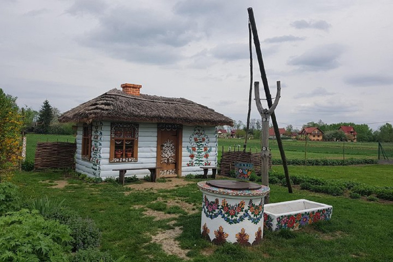 Cracovia: Excursión de un Día al Pueblo Pintado de Zalipie con Entradas al Museo