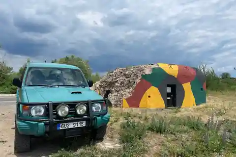 Visite en 4x4 de la Seconde Guerre mondiale au départ de Prague avec déjeuner