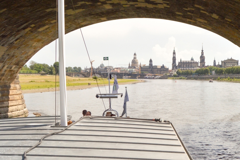 vanuit Meissen: raderstoomboottocht naar Dresden (lijn 21)vanuit Meissen: raderstoomboottour naar Dresden (lijn 21)