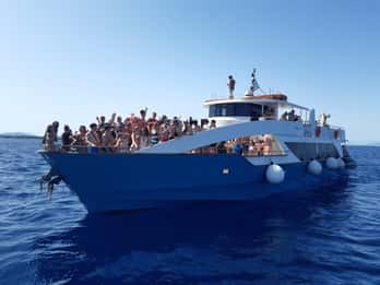 De Lefkimmi: Corfu, Kavos Party Booze Cruise