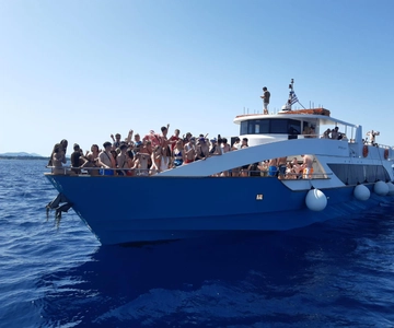 From Lefkimmi: Corfu, Kavos Party Booze Cruise