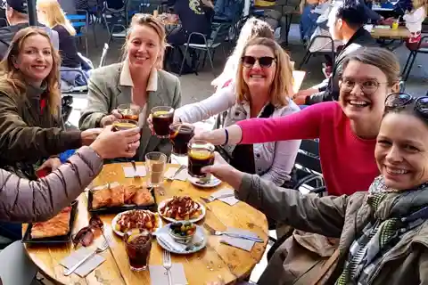Barcelona: Private geführte Vermut Tour mit Tapas und Getränken