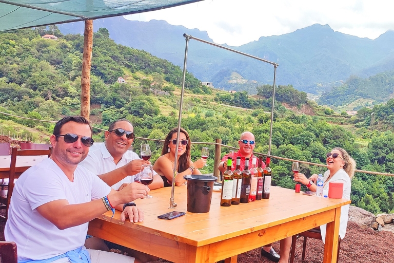 Van Funchal of Caniço: Noord-Madeira 4x4 Adventure TourGedeelde groepsreis