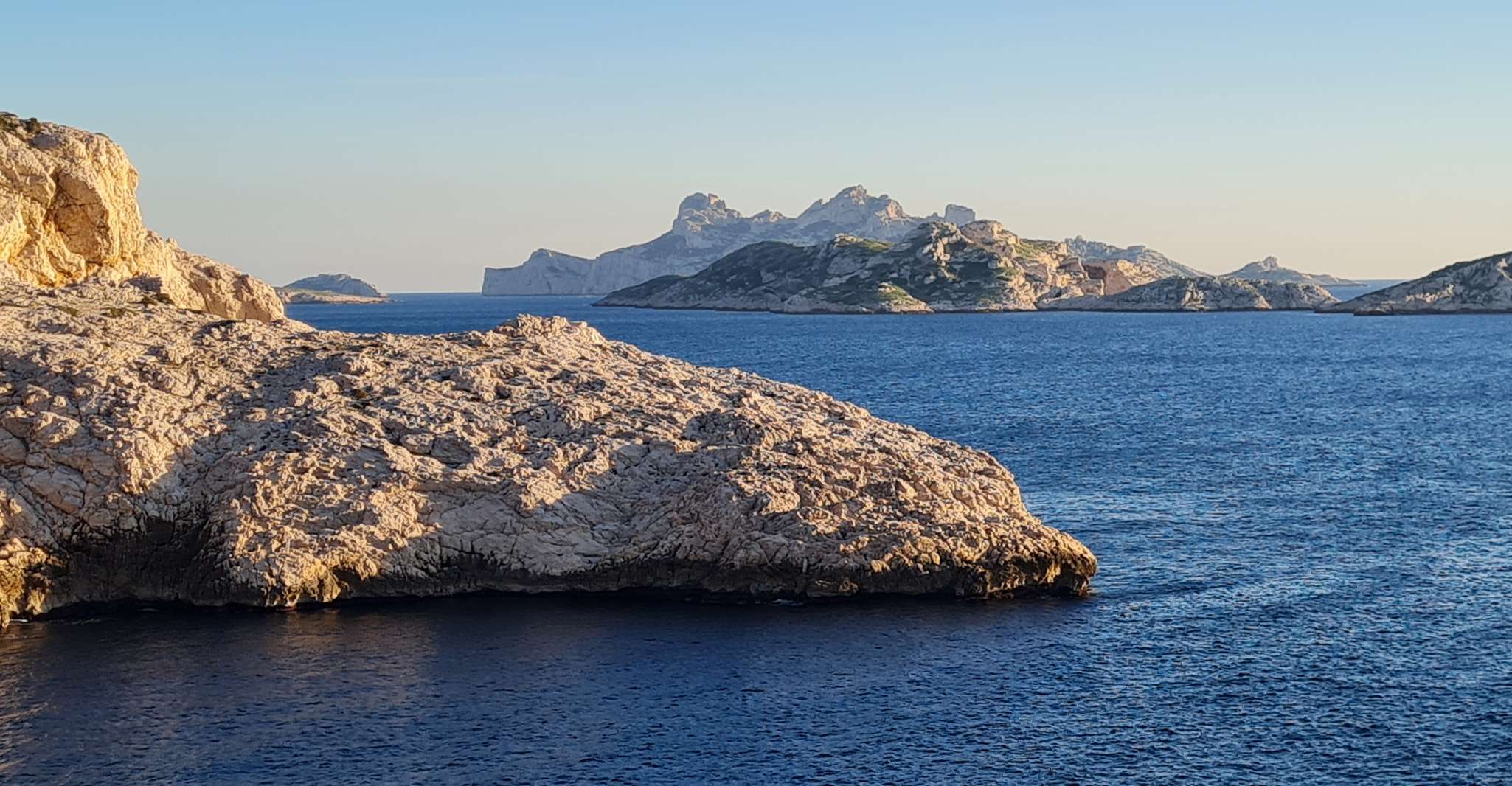 Marseille, Electric Motorcycle Rental with Smartphone Guide - Housity