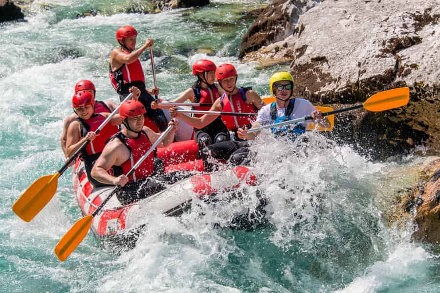 Bovec: Rafting-Abenteuer auf dem Fluss Soča mit Fotos. Foto: GetYourGuide Bovec: Rafting-Abenteuer auf dem Fluss Soča mit Fotos. Foto: GetYourGuide