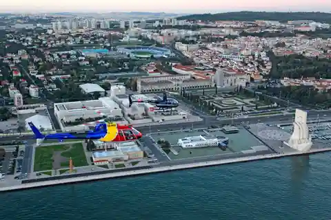 Lissabon: Sightseeingtour mit dem Hubschrauber über Belem und Caparica