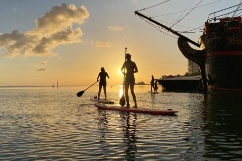 Cancun: Wschód / zachód słońca na stojąco Paddleboarding TourStand Up Paddle o zachodzie słońca w Cancún