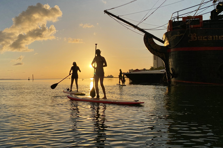 Cancun : Tour de Stand-Up Paddleboarding au lever et au coucher du soleilStand Up Paddle au coucher du soleil à Cancún