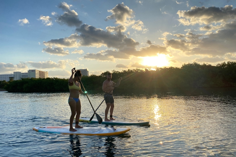 Cancún: stand-up paddlesurftour bij zonsopgang/zonsondergangZonsondergang Stand Up Paddle in Cancún